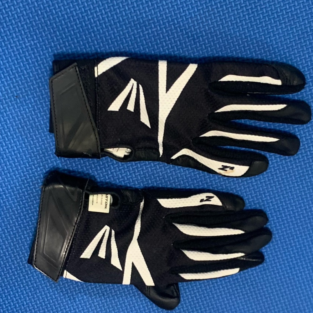 Easton soft leather gloves - fits ladies S ✅